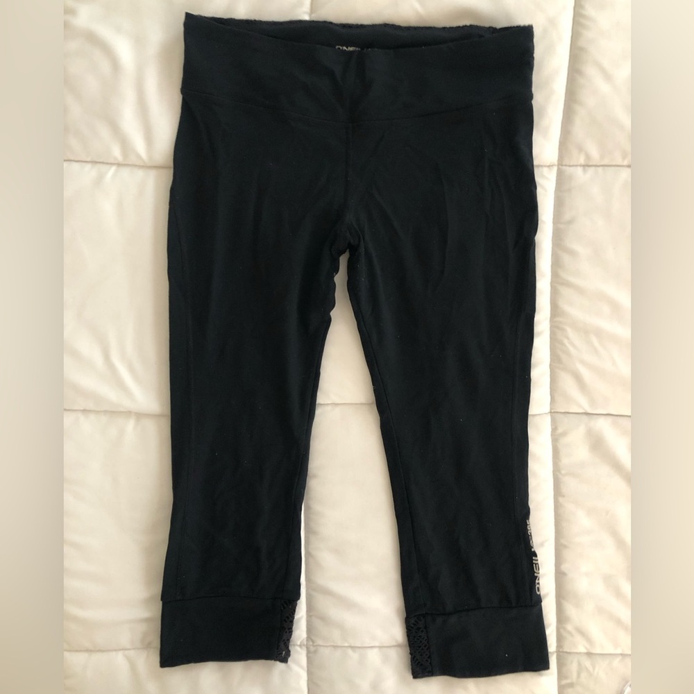 O’Neill 365 Women’s Black Fitness Leggings with Lace Detailing  Size Medium